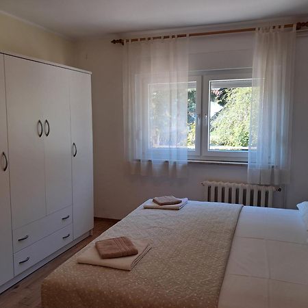 פולה Apartment Rojnic מראה חיצוני תמונה