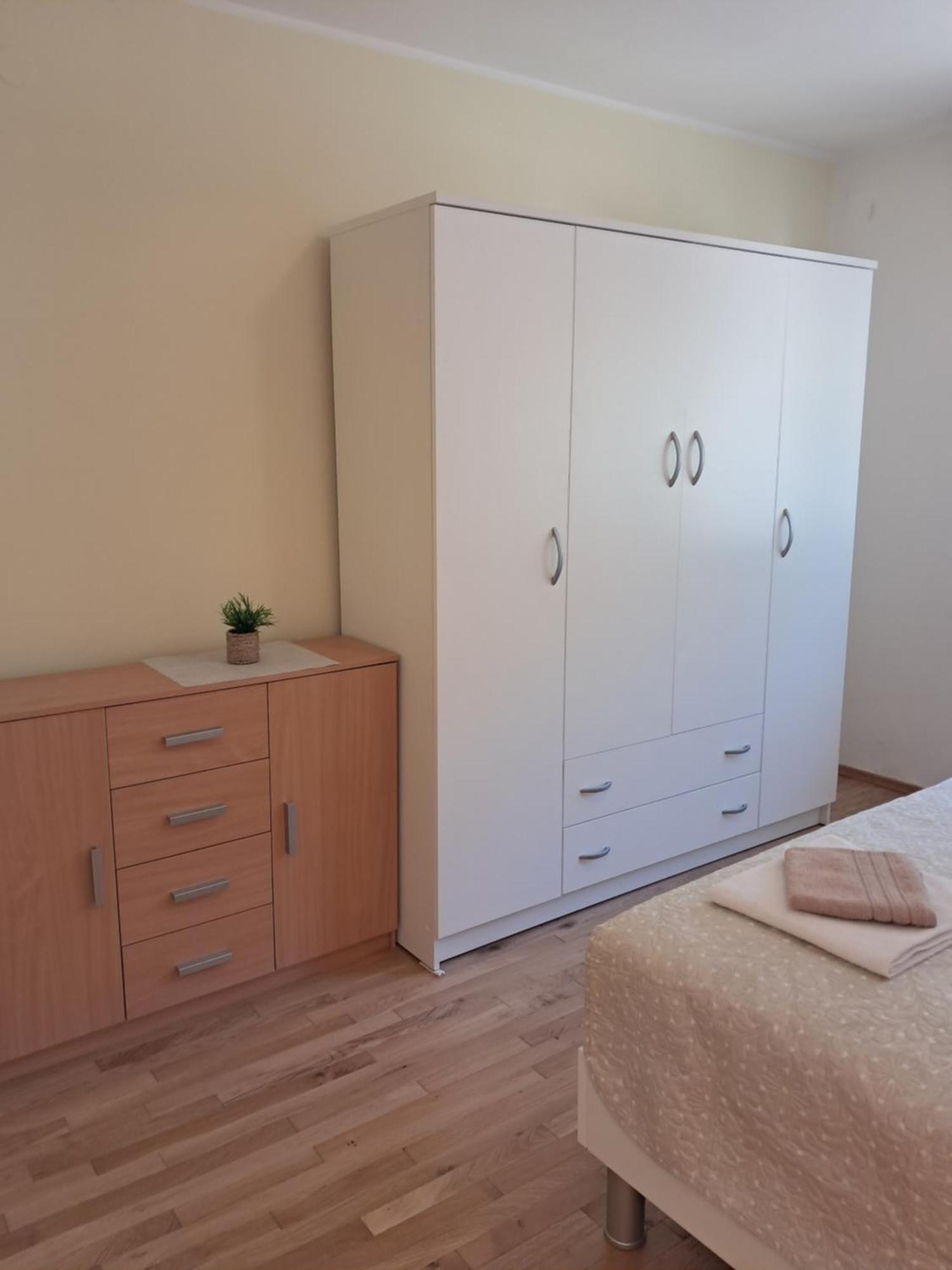 פולה Apartment Rojnic מראה חיצוני תמונה
