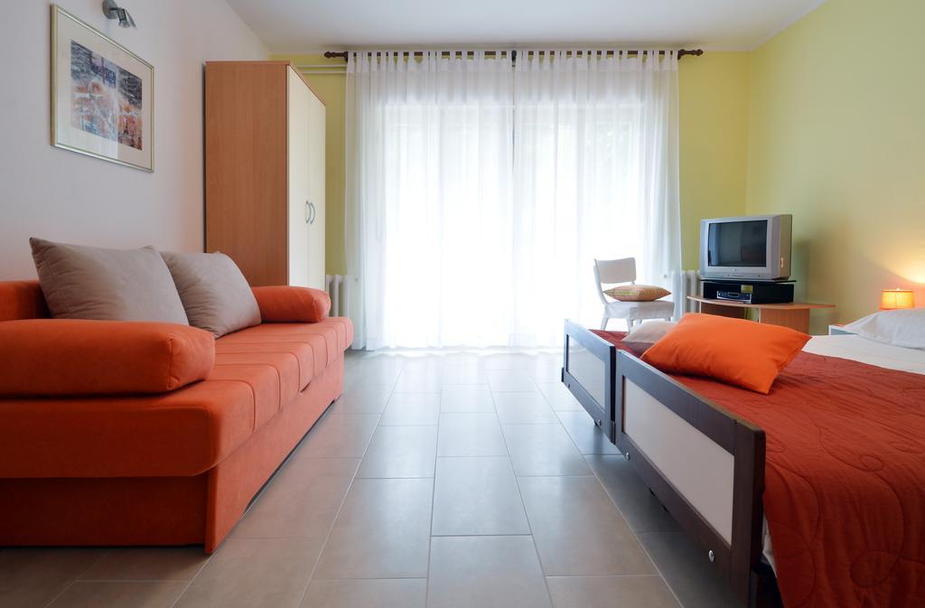 פולה Apartment Rojnic מראה חיצוני תמונה