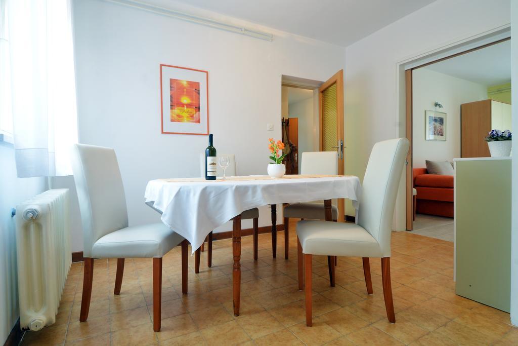 פולה Apartment Rojnic מראה חיצוני תמונה