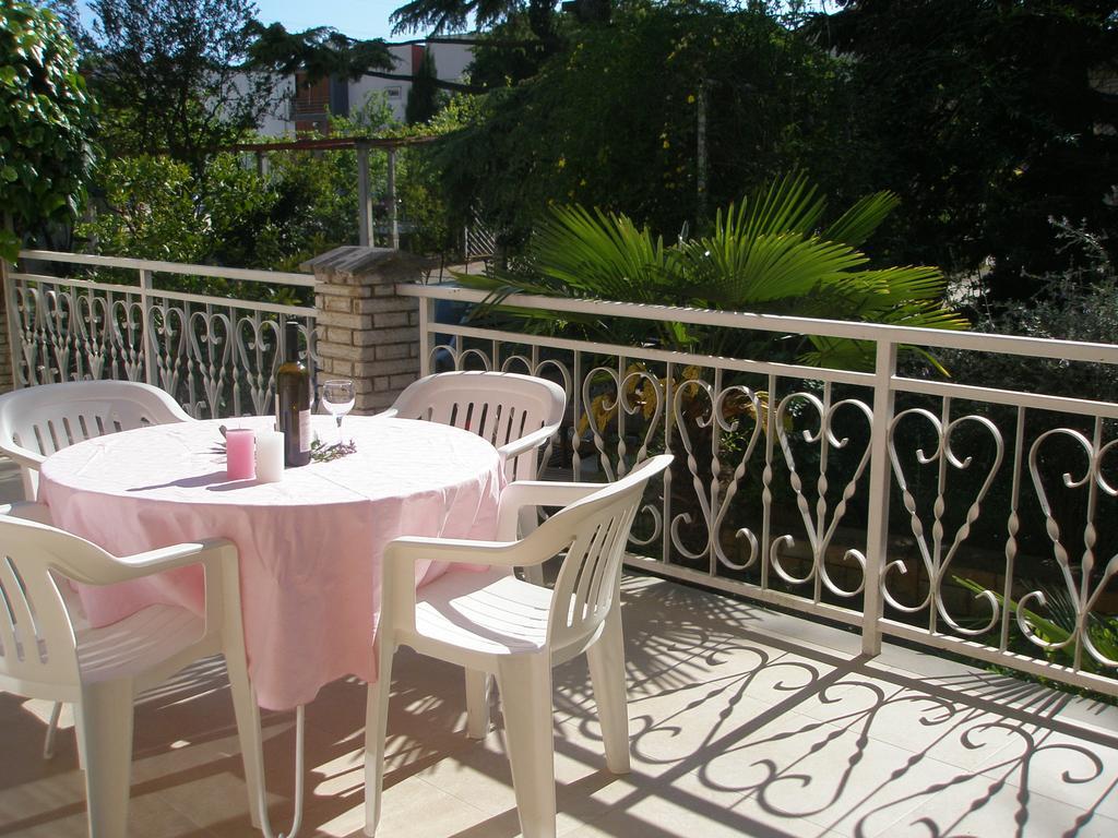 פולה Apartment Rojnic מראה חיצוני תמונה